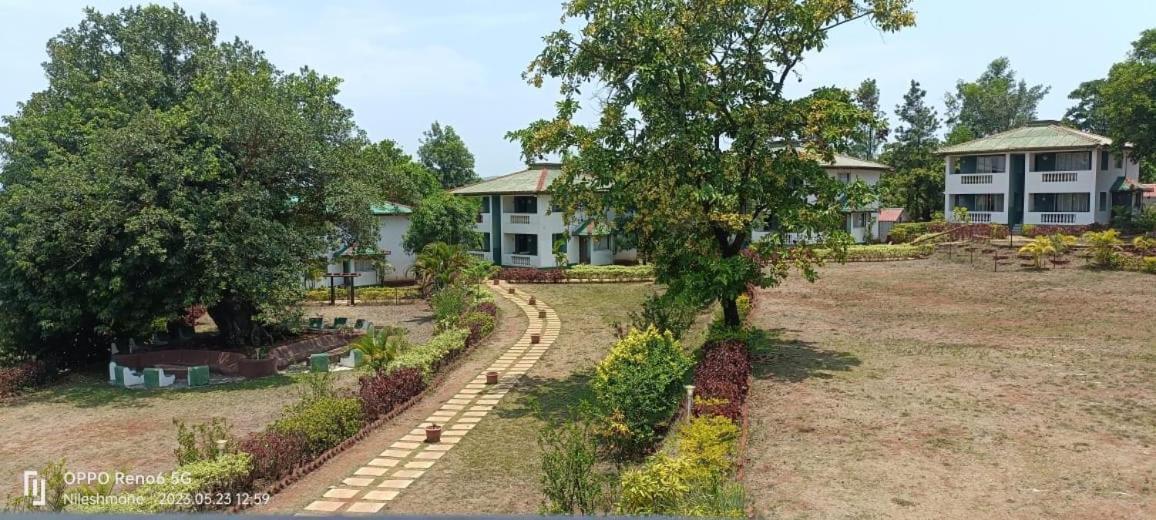 Koynanagar Presidency Highland Resort מראה חיצוני תמונה